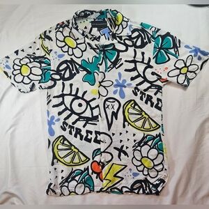 No Boundaries Mens White W/Multicolor Graffiti Design Short Sleeve Shirt Size XS